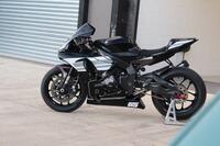 YAMAHA R1