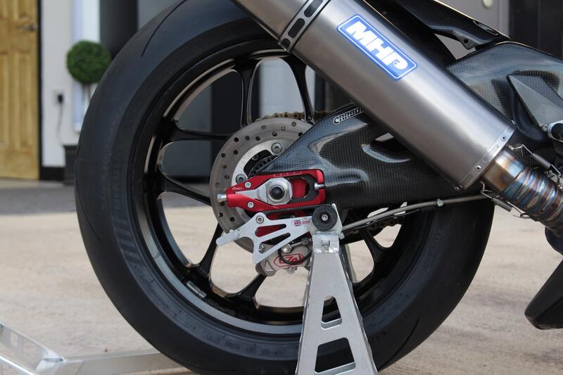 YAMAHA R1