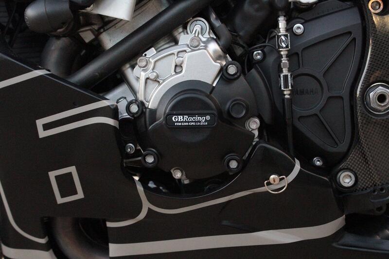 YAMAHA R1