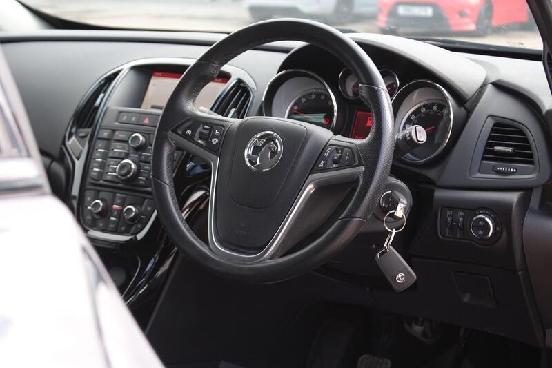 VAUXHALL ASTRA