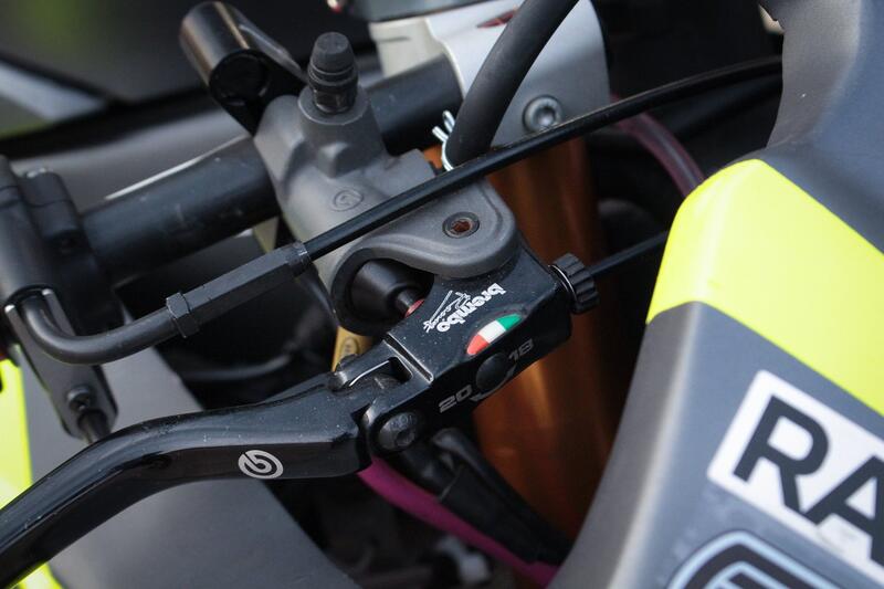 YAMAHA R6