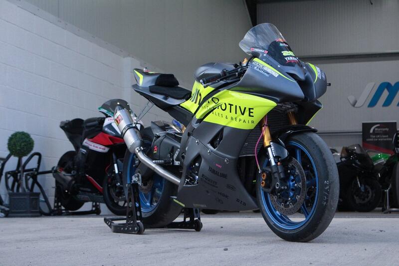 YAMAHA R6