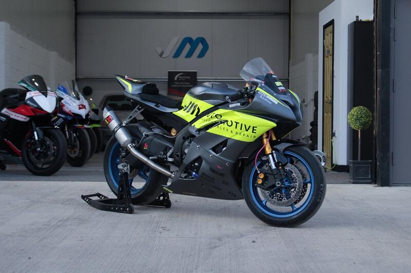 YAMAHA R6