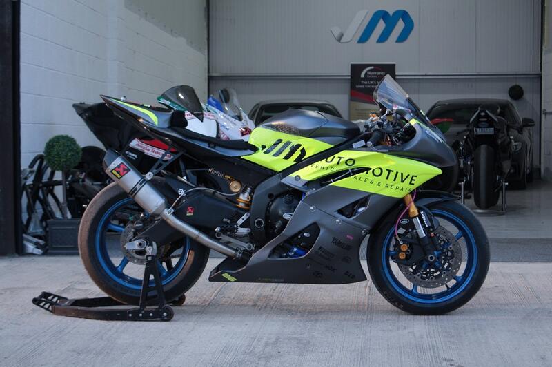 YAMAHA R6