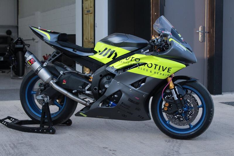 YAMAHA R6